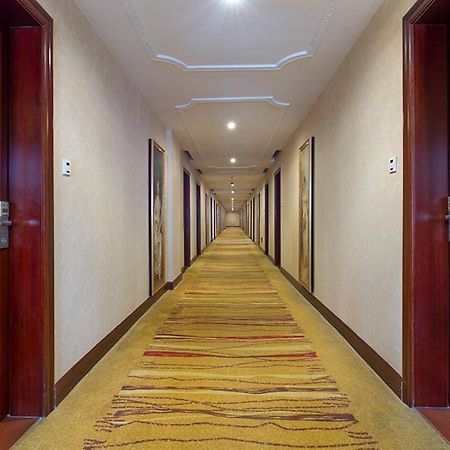 Vienna Hotel Shenzhen Shangjin Center Bagian luar foto